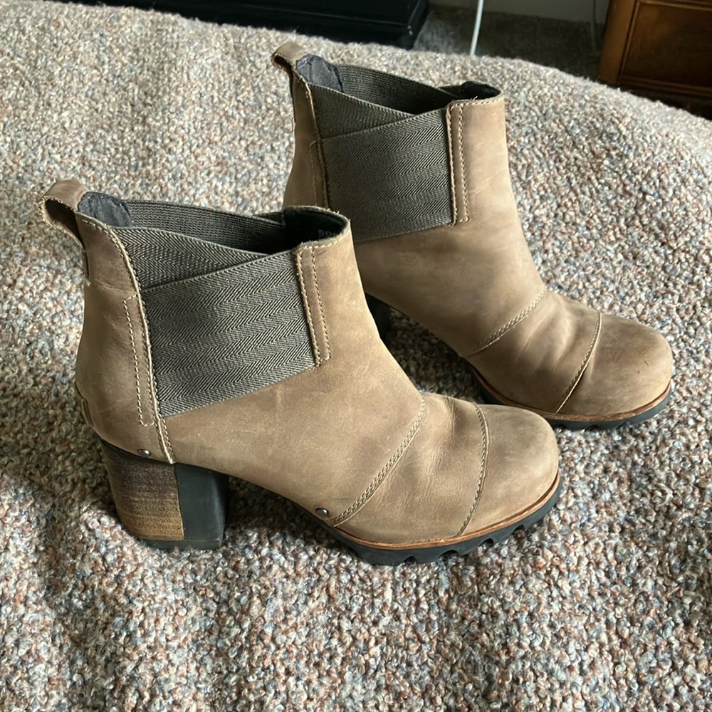 Sorel heeled leather boots